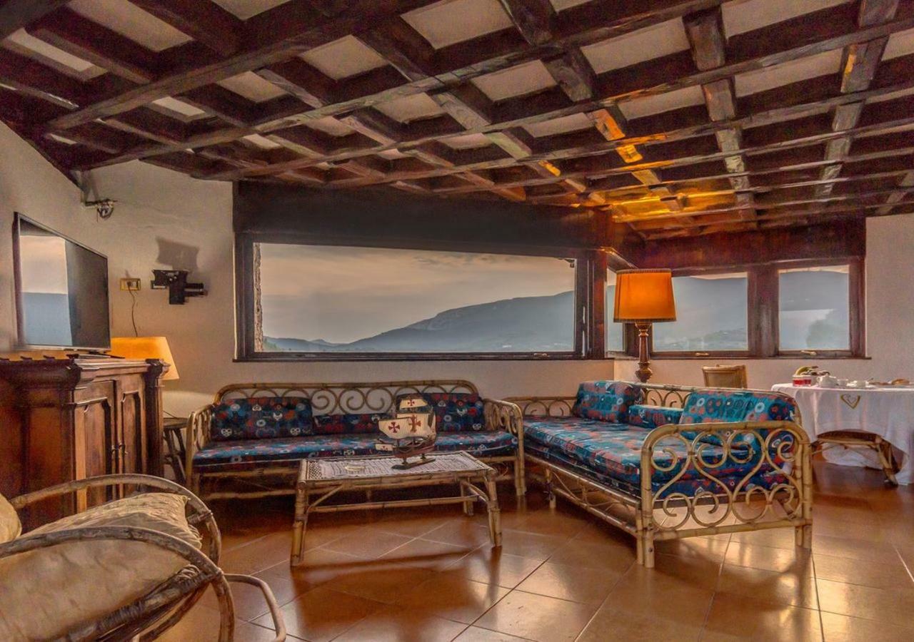 Valdroni Bed & Breakfast Cala Galera