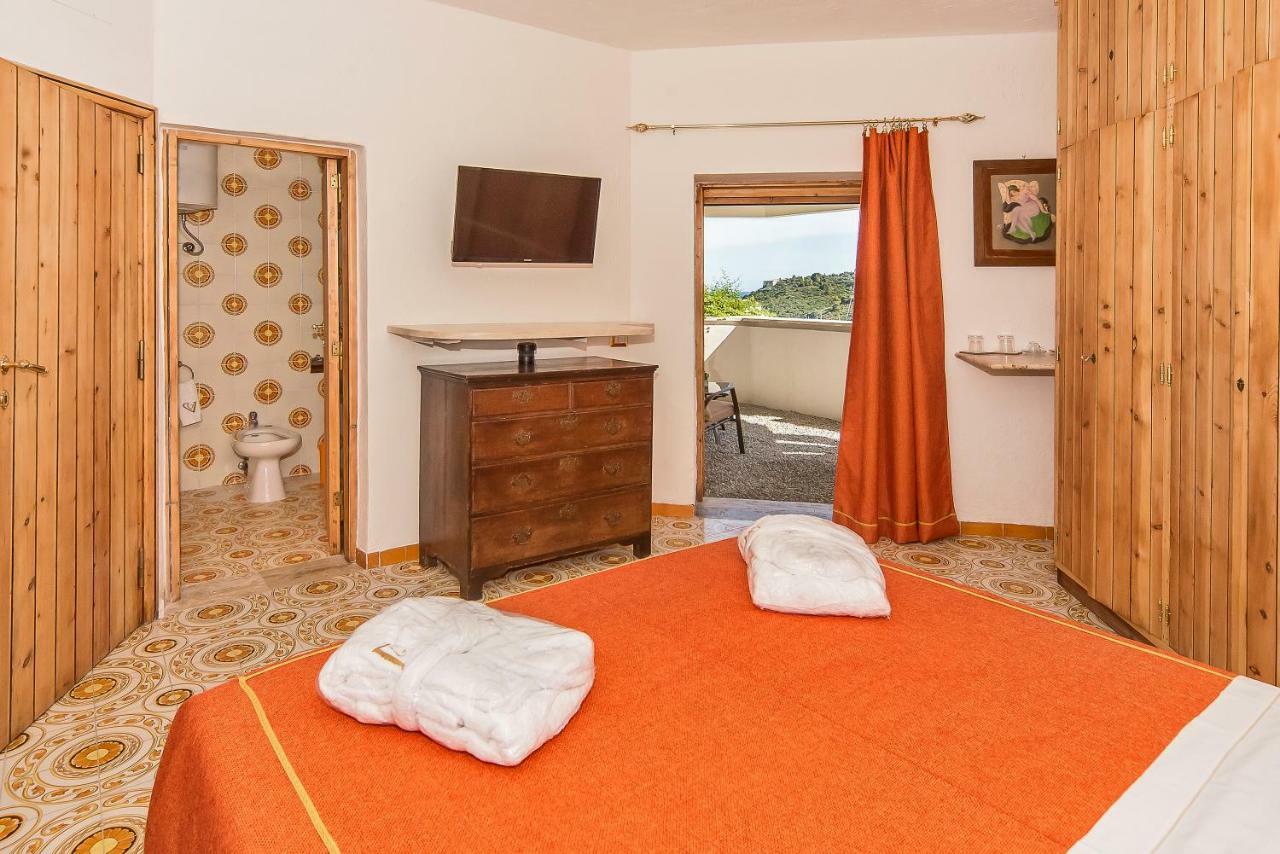 Valdroni Bed & Breakfast Cala Galera